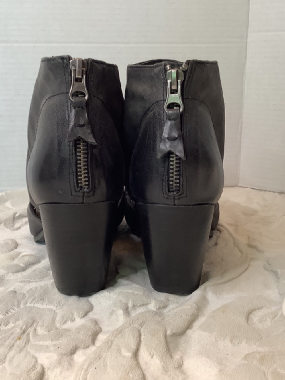 EUC OTBT leather black Patchouli open toe block heels sandals - Picture 7 of 14